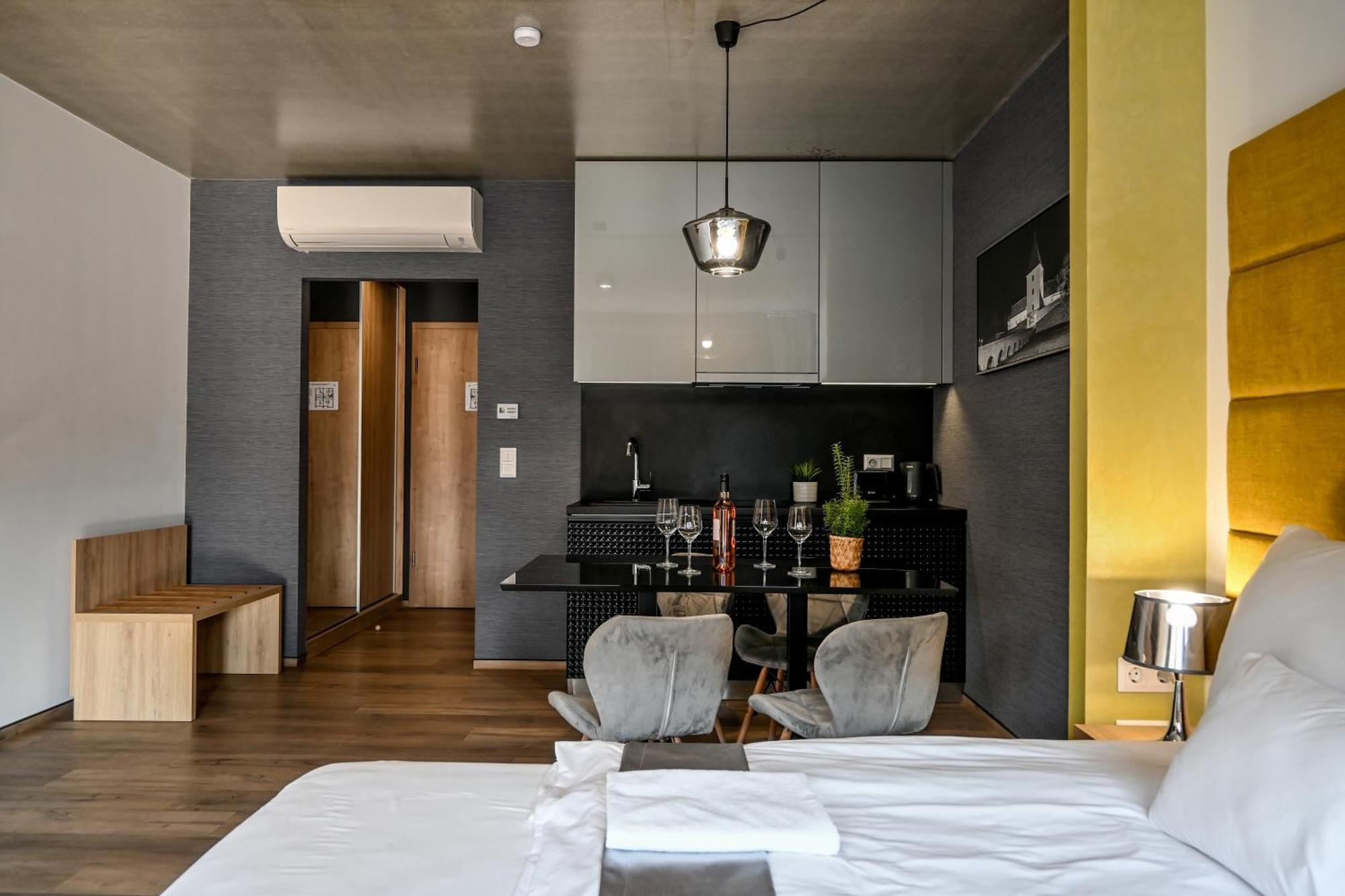 Zafir Apartman Sárvár Eksteriør bilde