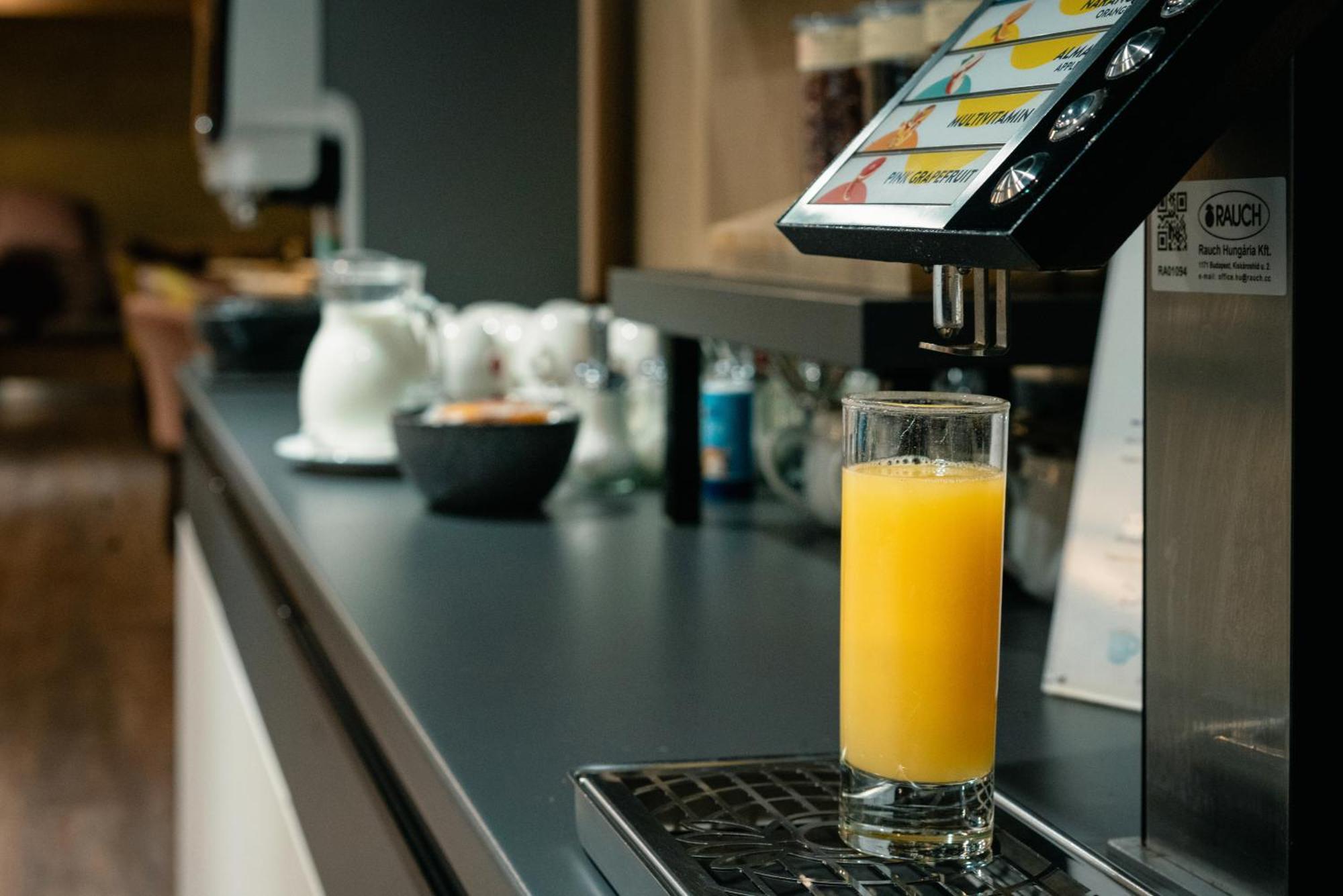 Zafir Apartman Sárvár Eksteriør bilde